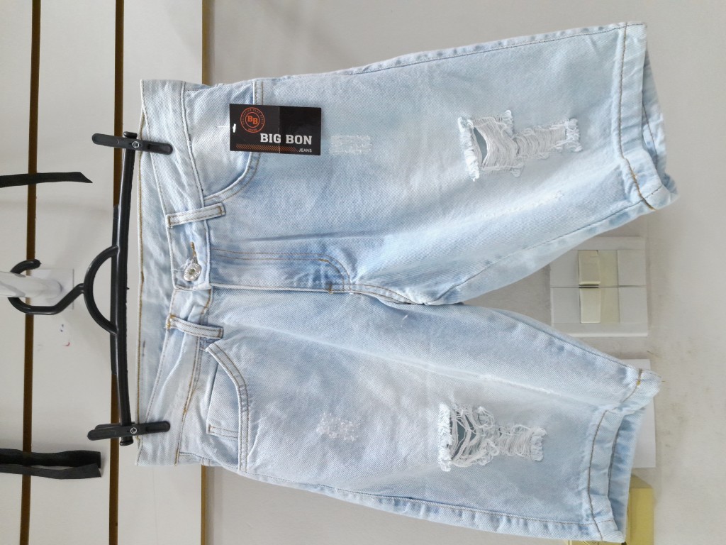 Bermuda Rasgada Clara  Jeans Masculino